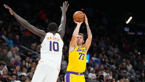 东契奇赛季首秀22分钟25+7 巴特勒35分 三阵太阳击败湖人